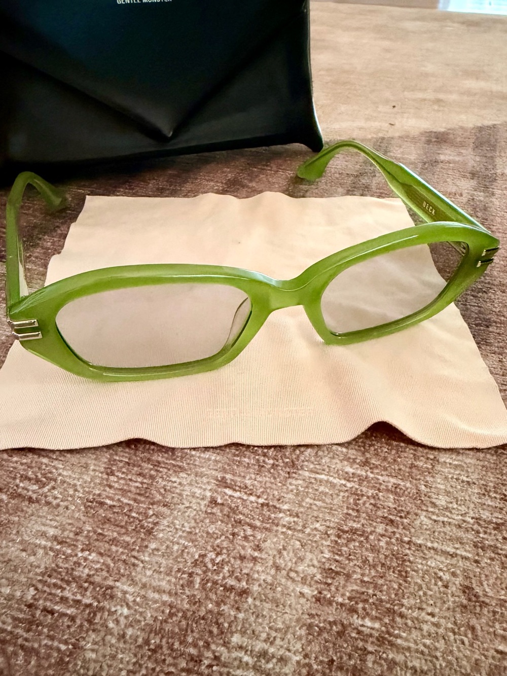 GENTLE MONSTER Deck Sunglasses in Green - Picture 6 of 8